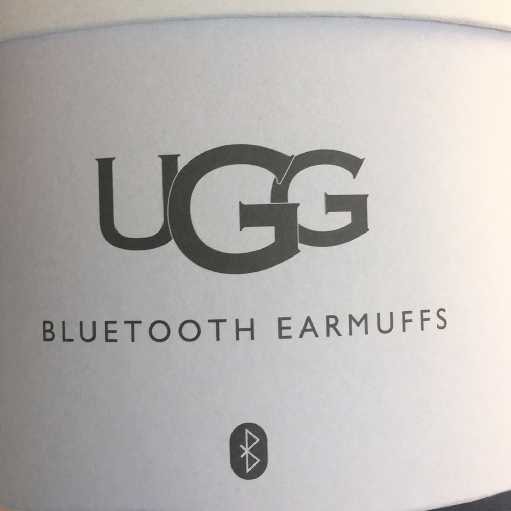 Ugg earmuffs Bluetooth. Chestnut brown. NWT & box - Picture 2 of 8